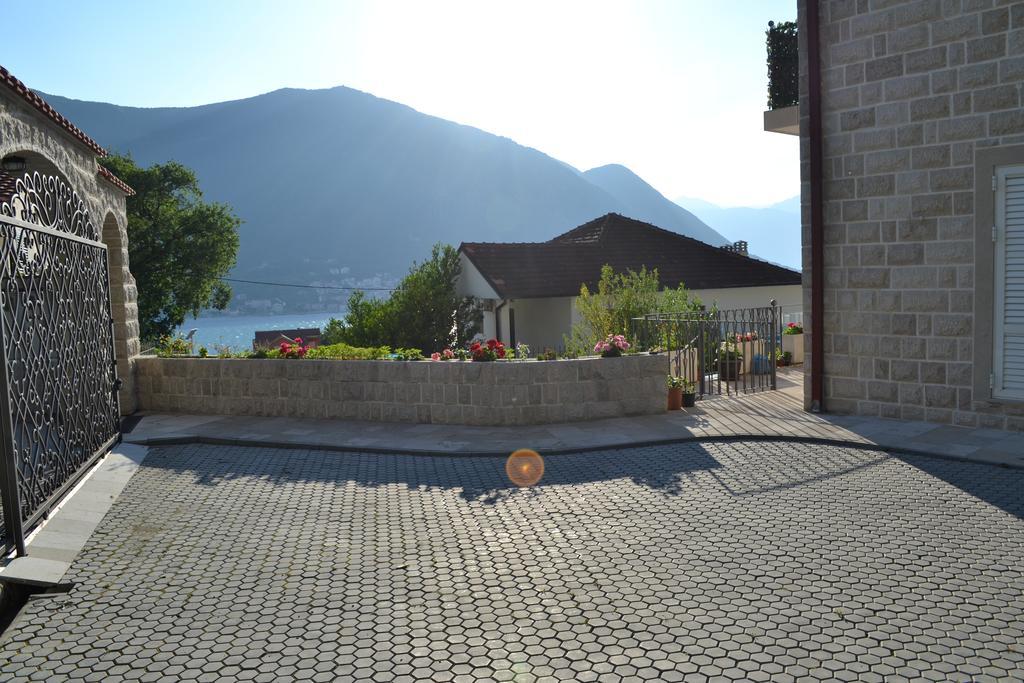 Abc Apartments Cattaro Esterno foto