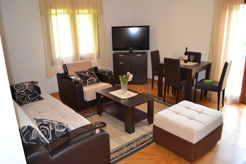 Abc Apartments Cattaro Esterno foto