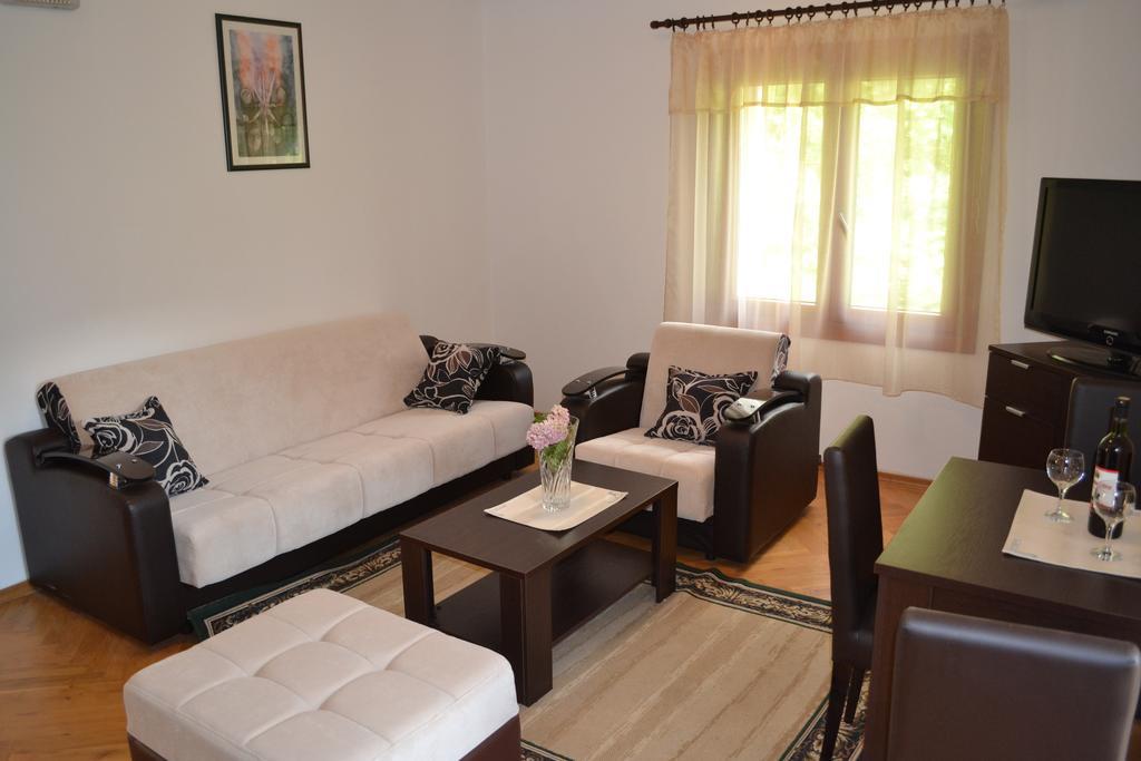 Abc Apartments Cattaro Esterno foto