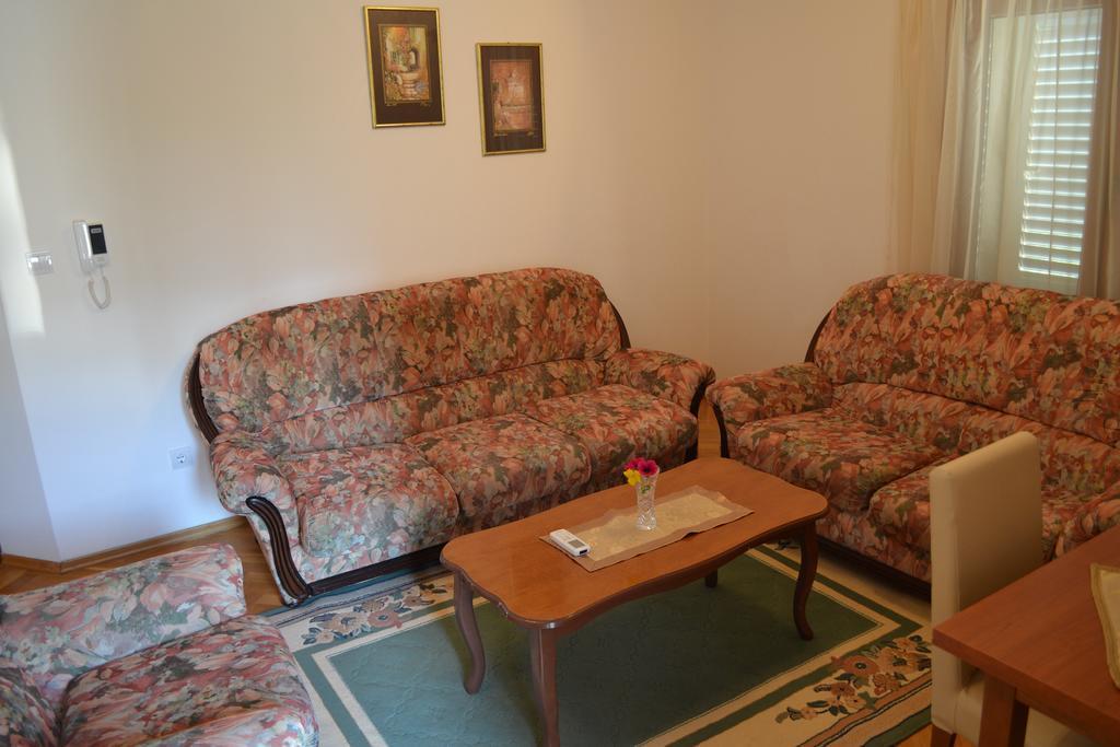Abc Apartments Cattaro Esterno foto
