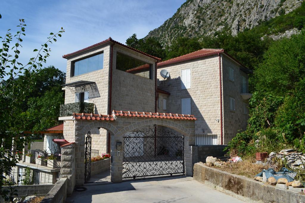 Abc Apartments Cattaro Esterno foto
